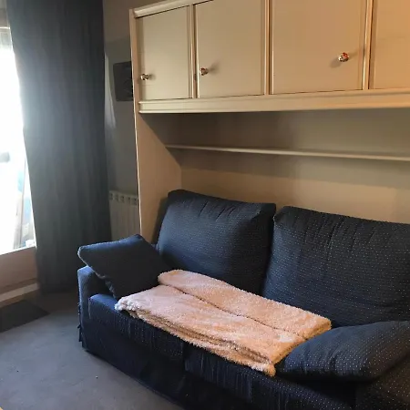 Charmant Appartement Avec Parking Prive Dans Une Petite Residence Tres Calme Les Angles  Buitenkant foto