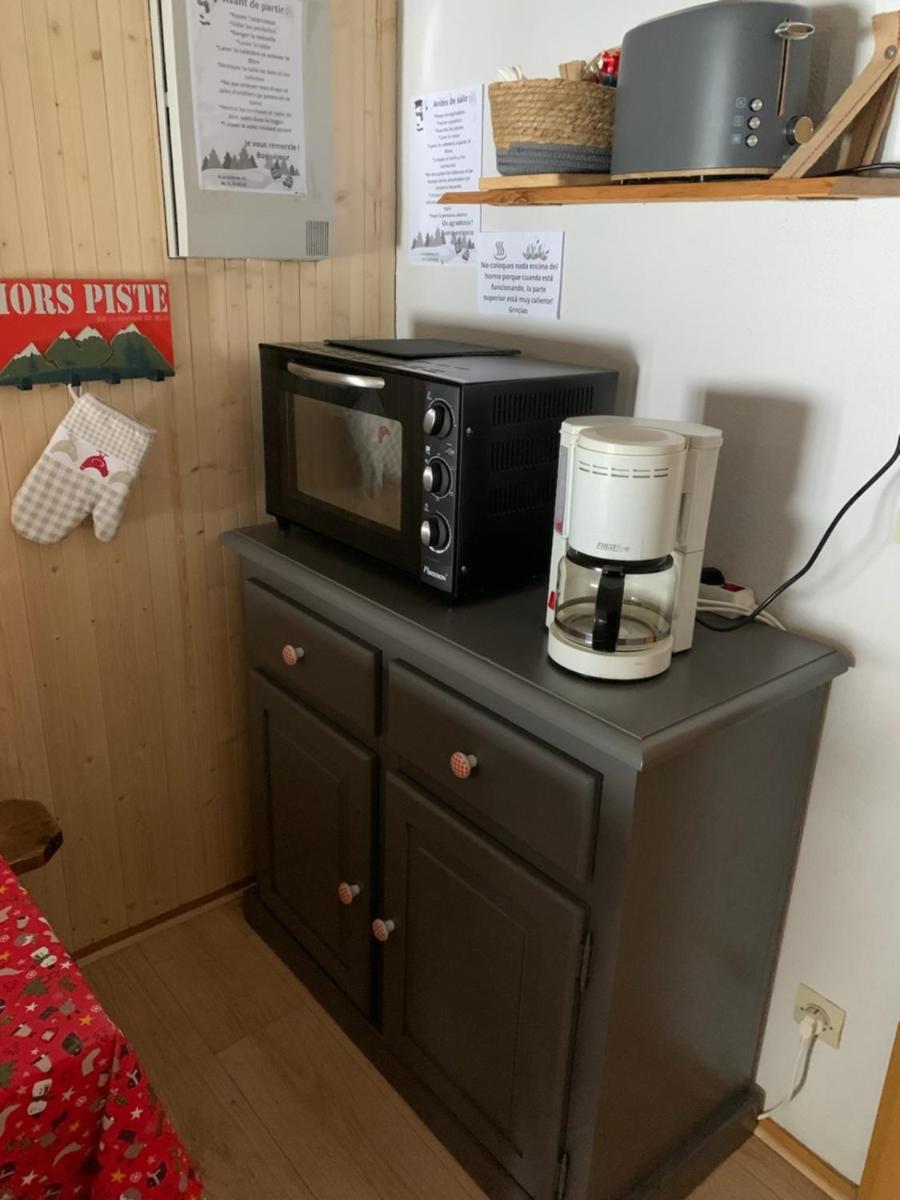 Appartement Avec Parking Prive Dans Petite Tres Calme *